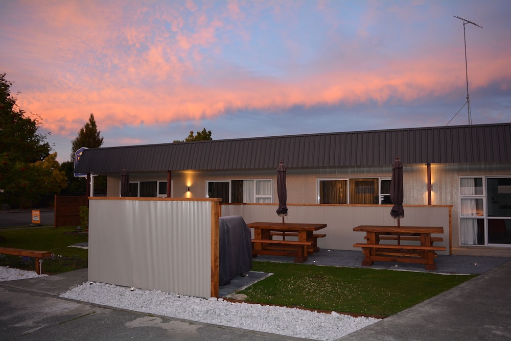 Amber Court Motel 2/63