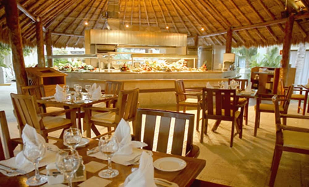 Laguna Suites Golf & Spa 32/50