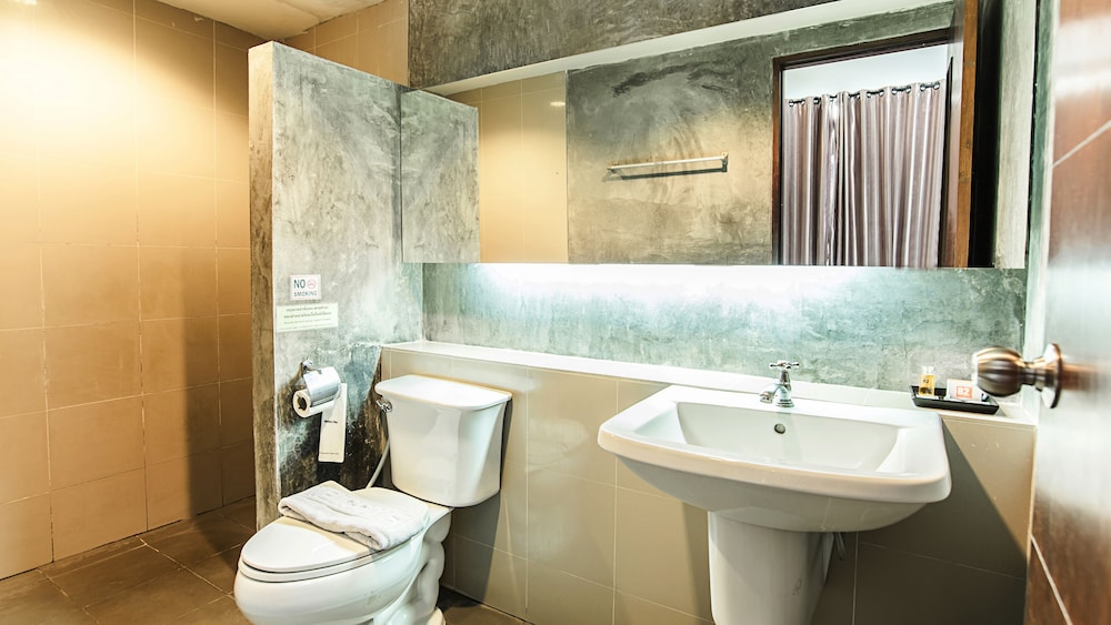 B2 Green Boutique & Budget Hotel 61/62