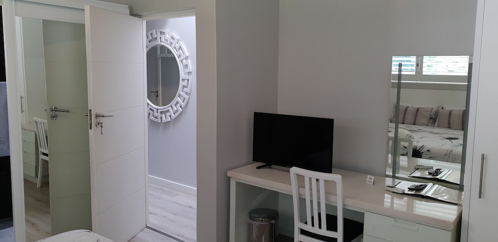 Umhlanga Lodge - Adults Only 30/43