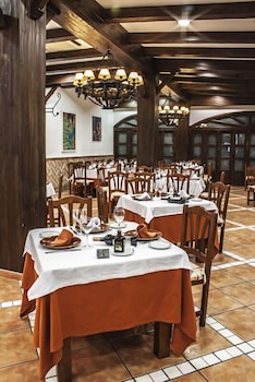 Hotel Asador Albenzaire 53/62