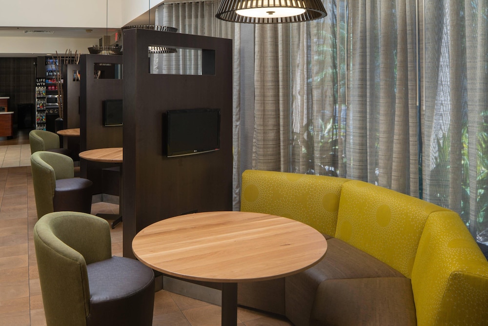 Courtyard by Marriott Jacksonville at the Mayo Clinic Campus/Beaches 32/43