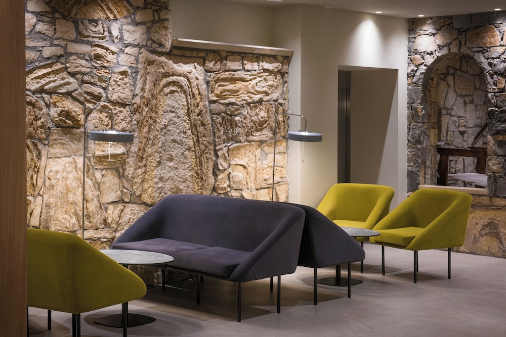 Petousis Hotel & Suites 34/50