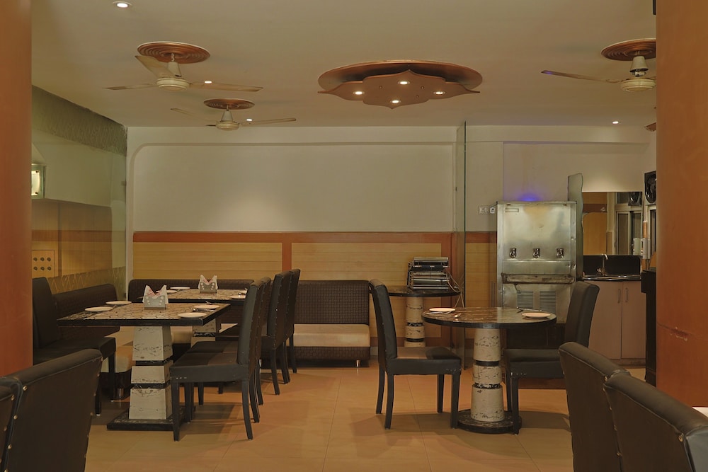 HOTEL SUDARSHAN PALACE 41/48