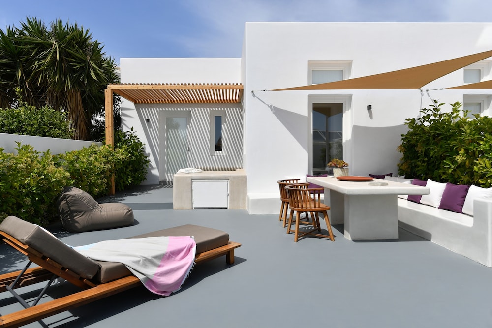 Thiro Villas Santorini 12/27