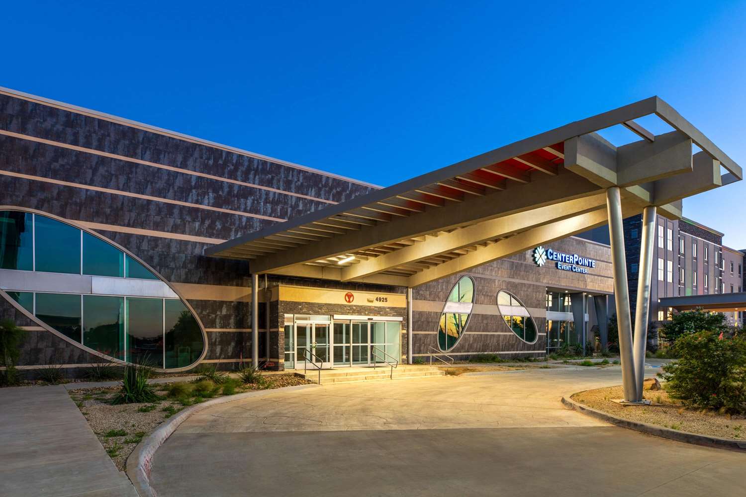 Days Inn & Suites by Wyndham Lubbock Medical Center 4/54