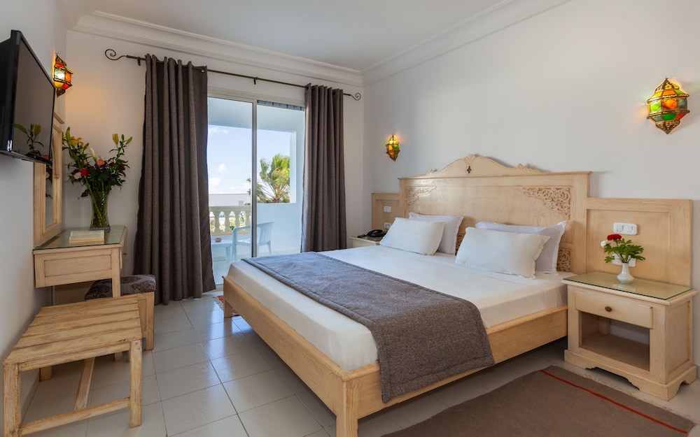 Hotel Zodiac 8/50