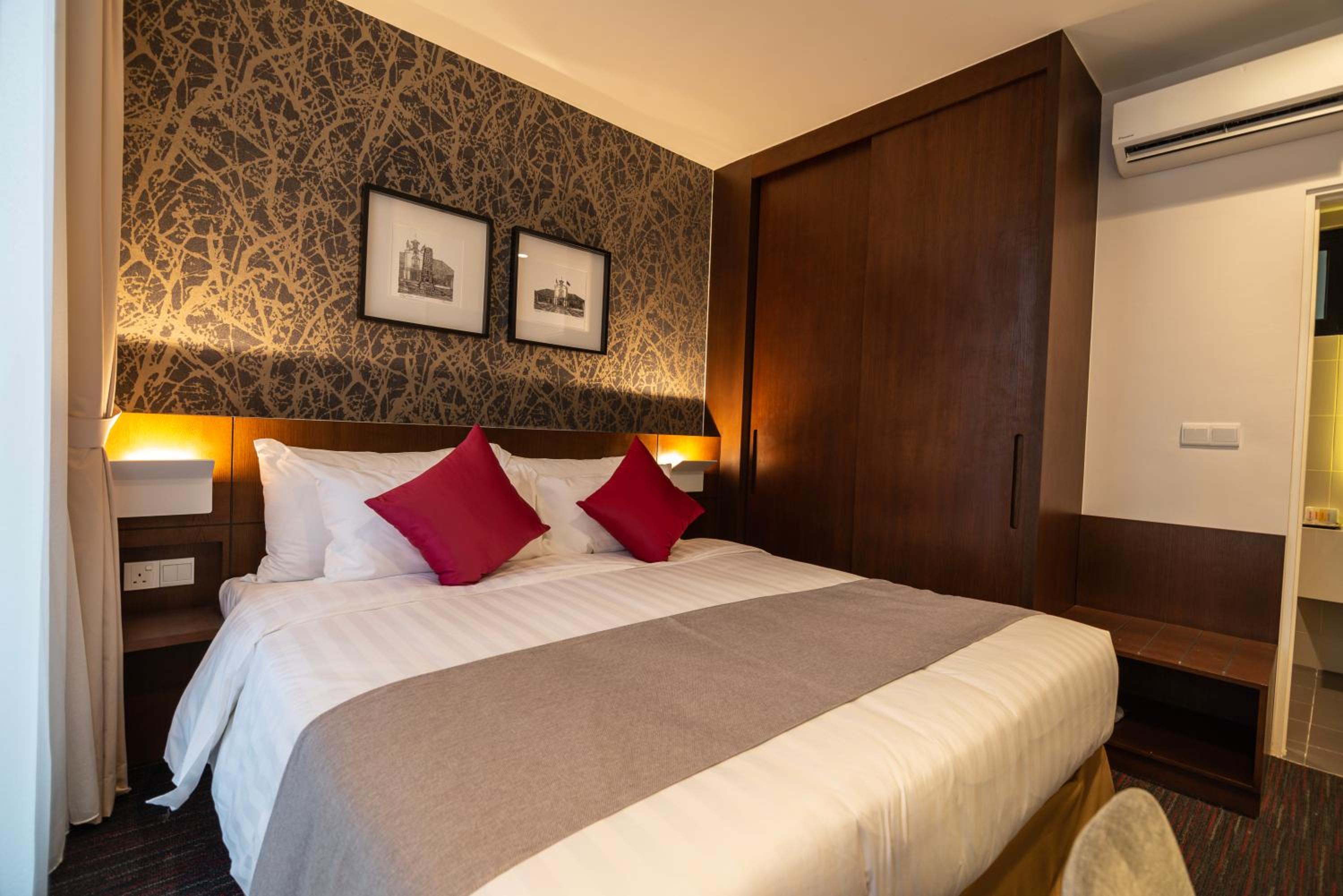 East, Premium, Suite, King and Twin Beds