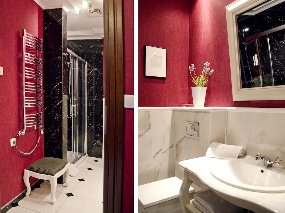 Sleepwalker Boutique Suites 77/79