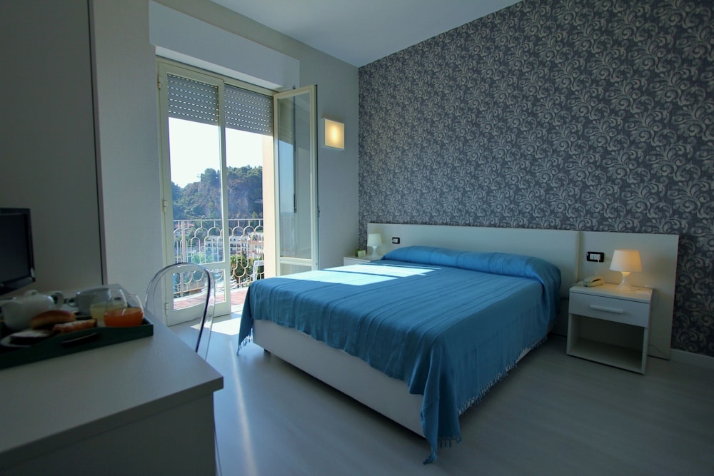 Hotel Baia Azzurra 7/70