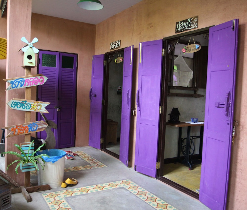 BANG LUANG HOUSE BANGKOK 9/70
