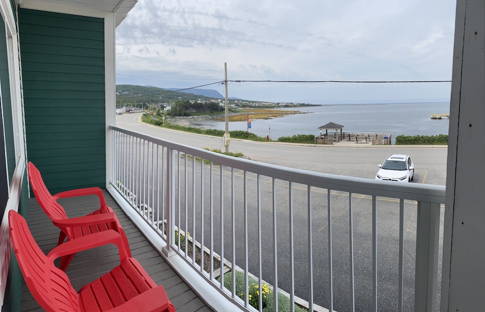 Ocean View Hotel 3/50