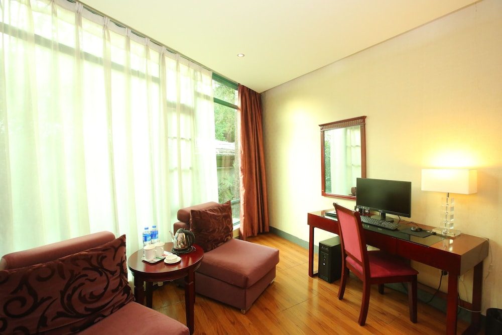 Grand Villa Hotel 27/39