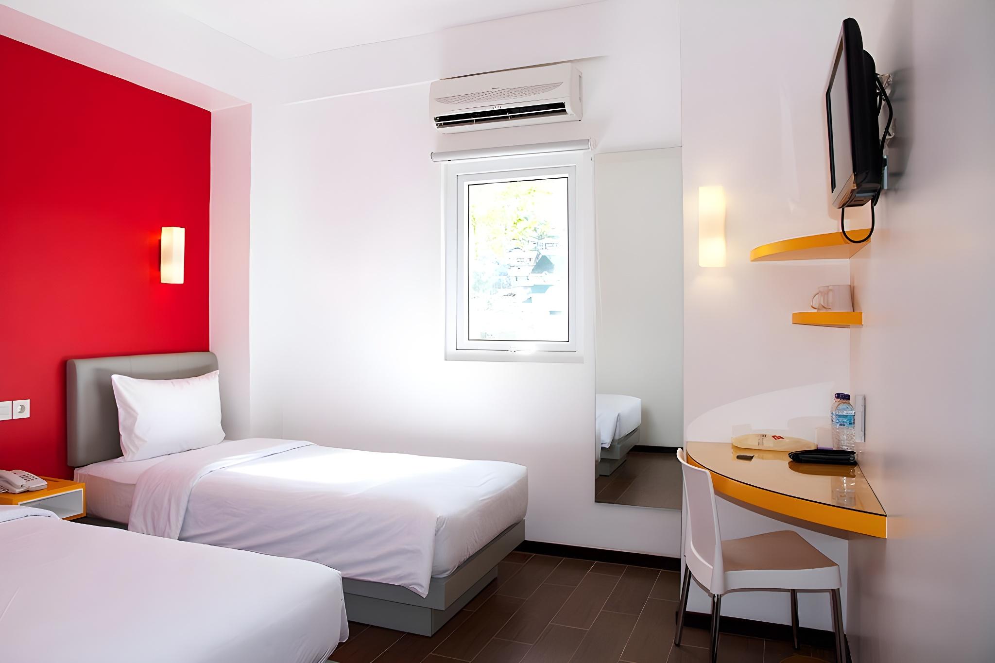 Hollywood, Twin Beds