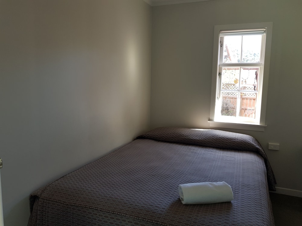 Averill Court Motel 12/63