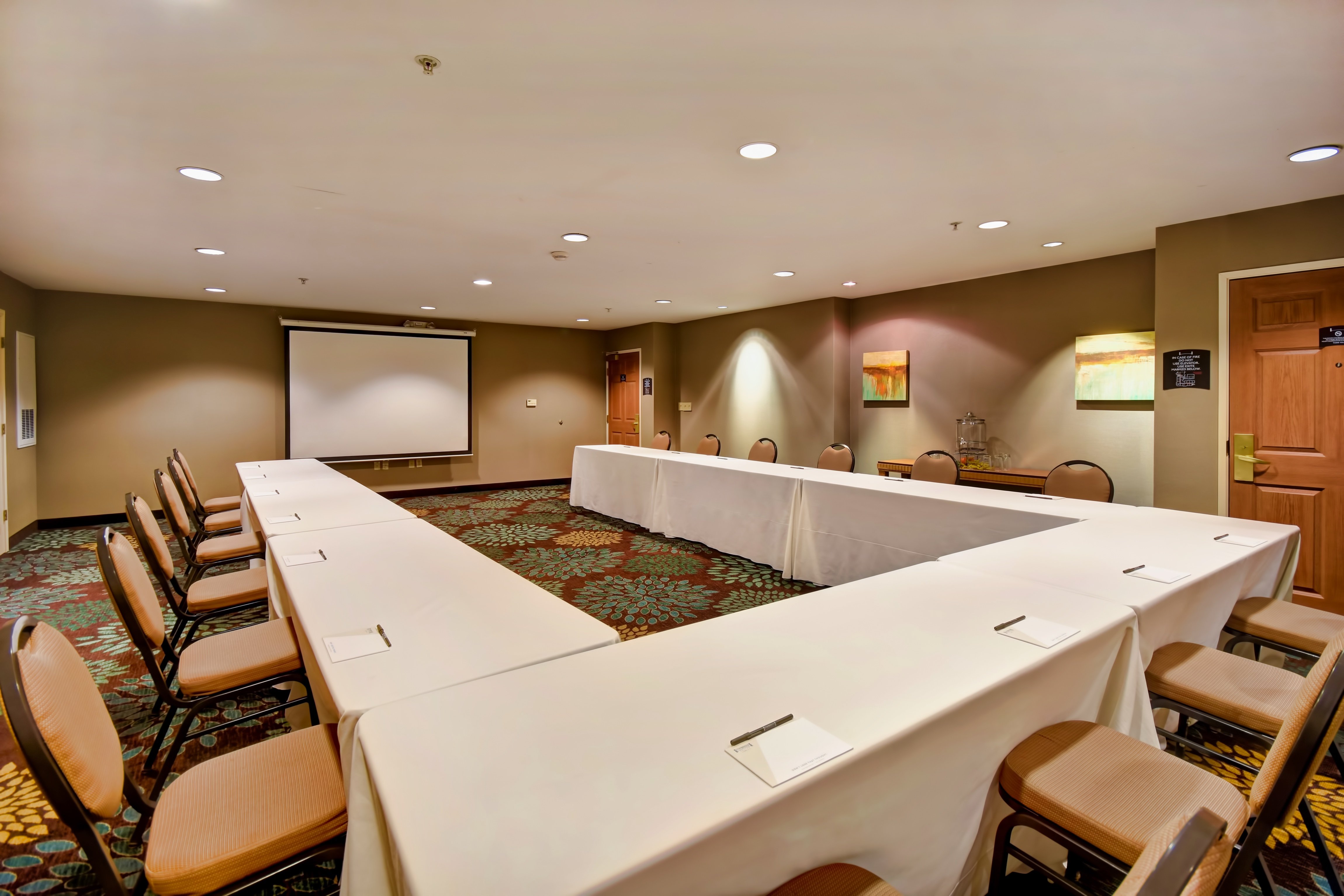 Staybridge Suites Madison-East 37/52