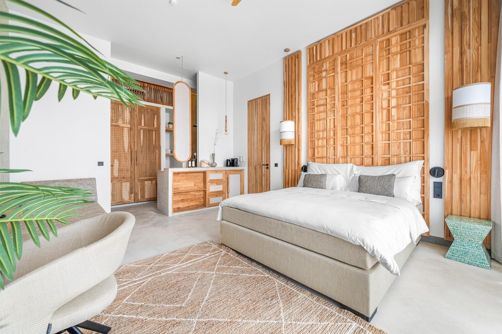 Deluxe, King Bed, Garden View