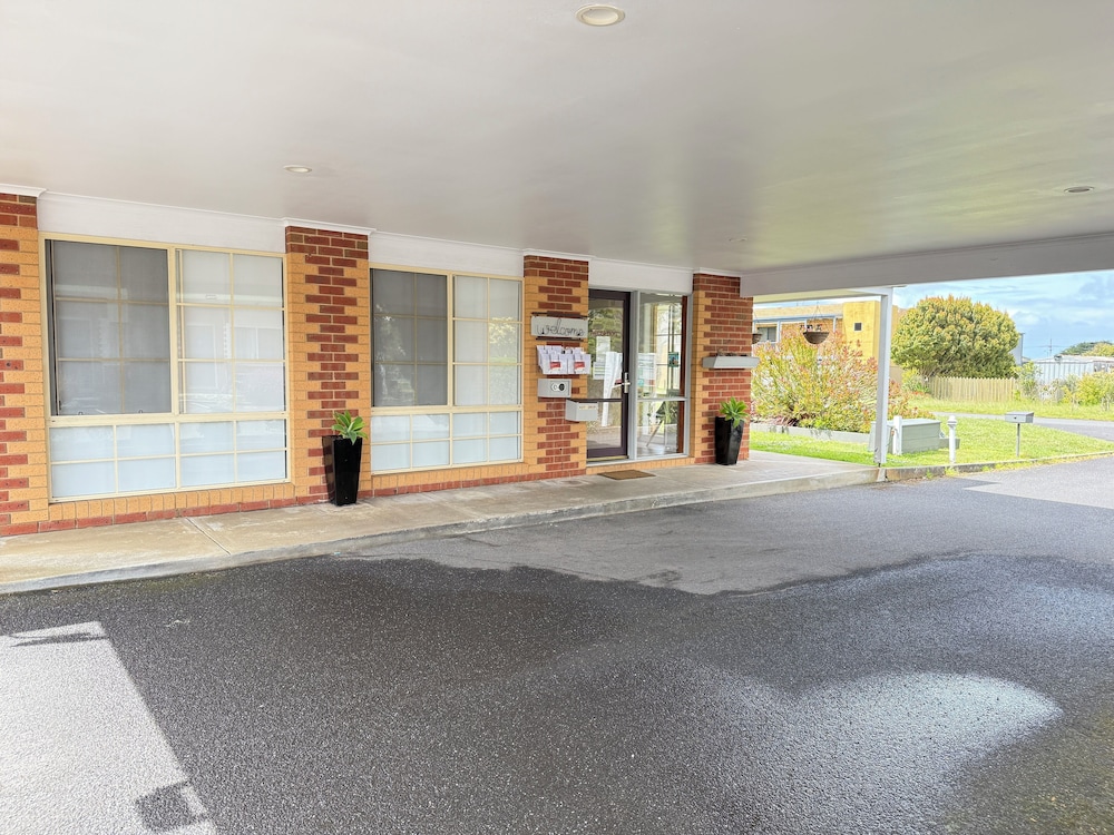 Beachcomber Motel And Apartments 48/63
