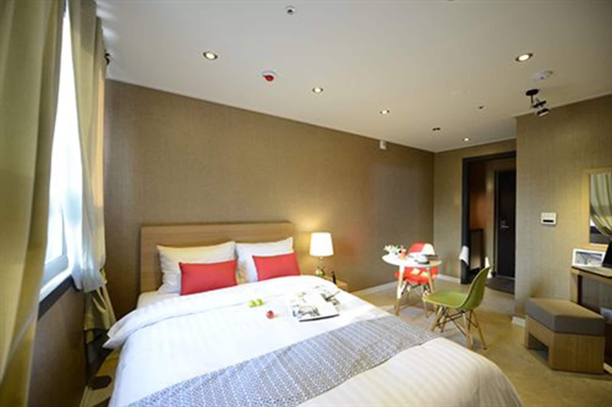STANDARD, DOUBLE BED