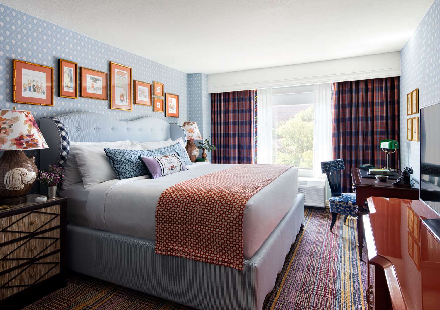 Graduate, Family, Twin Beds, King Bed