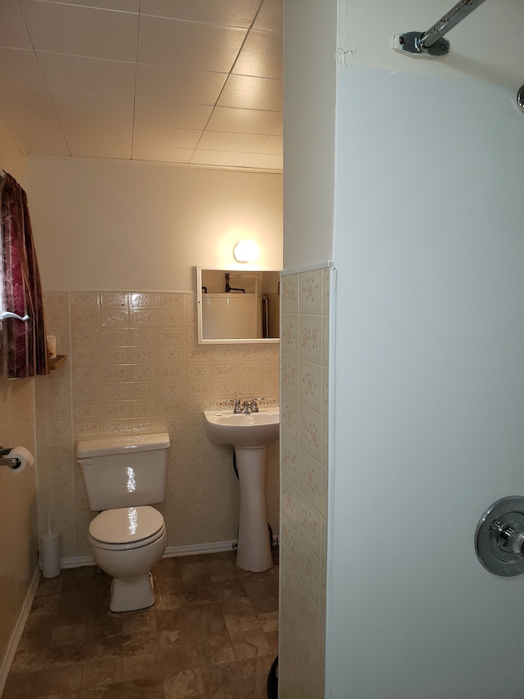 Regent Motel 50/50