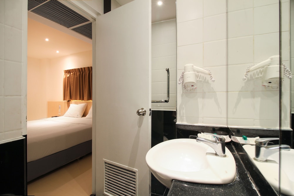Ten Stars Hotel Pratunam 43/47