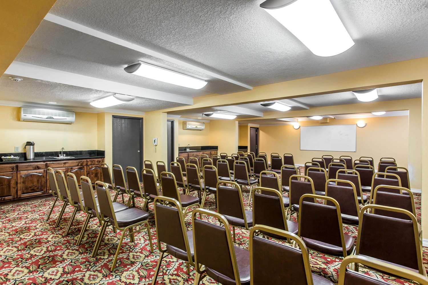 Quality Inn and Suites Bell Gardens Los Angeles 33/38