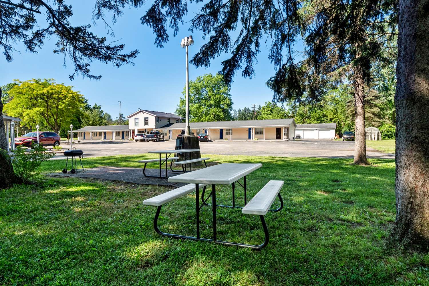 Americas Best Value Inn Jonesville/Hillsdale 37/37