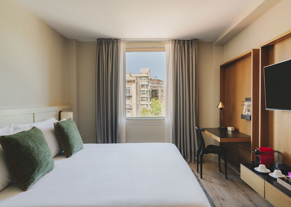 Gallery Hotel 22/75