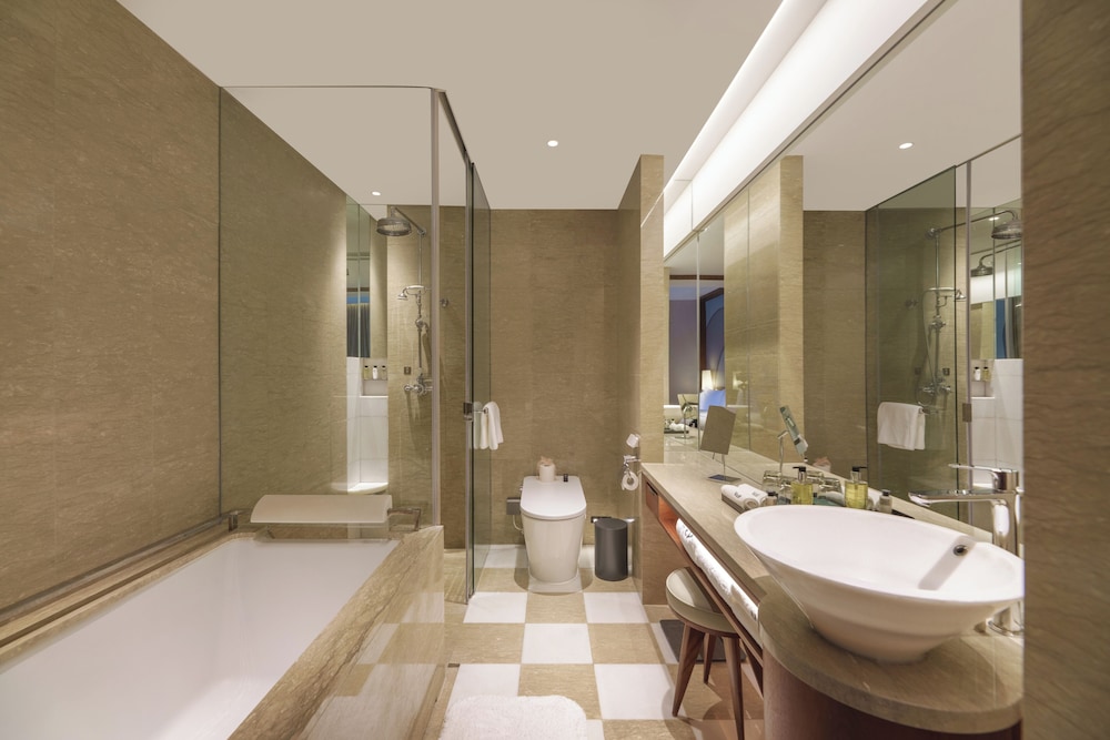 Shanghai, Suite, King Bed, River View، MaxX By Steigenberger Shanghai On the Bund 3/3