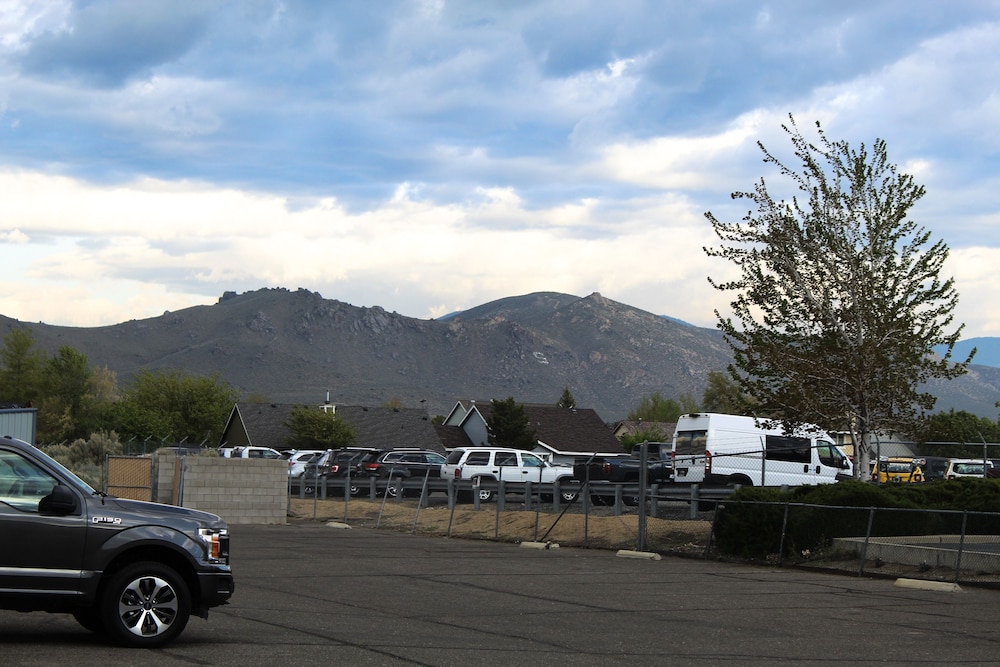 Super 8 by Wyndham Carson City/Lake Tahoe 27/28