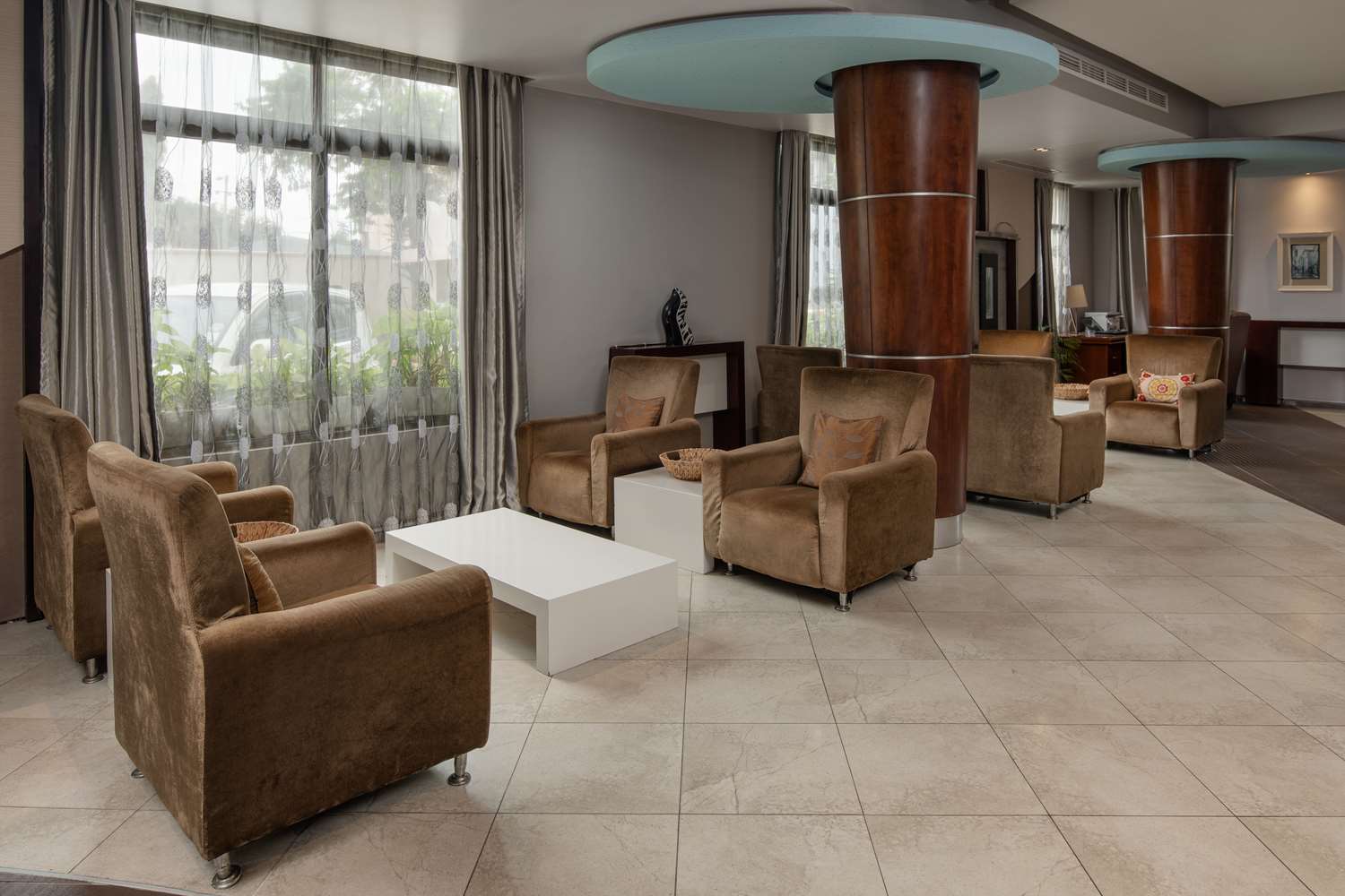 Peninsula Hotel Dar es Salaam 35/60
