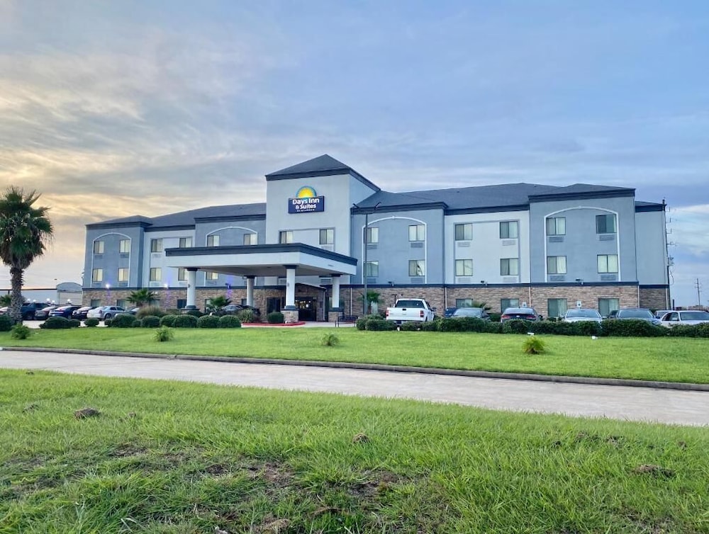 Days Inn and Suites by Wyndham Houston / West Energy Corridor 3/36