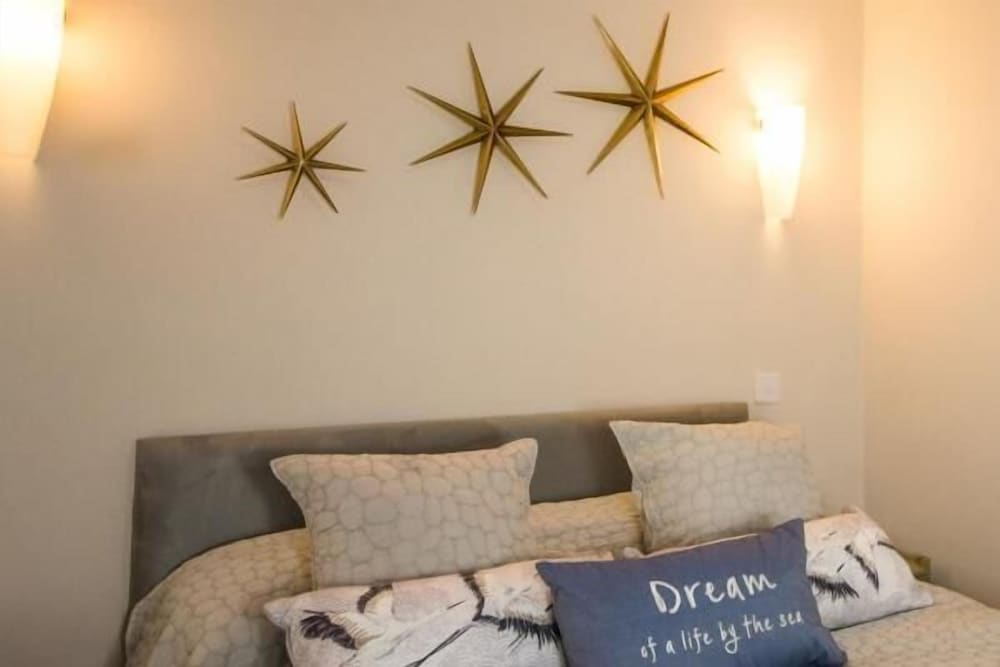 Twelve Self Serviced Apartments 5/50