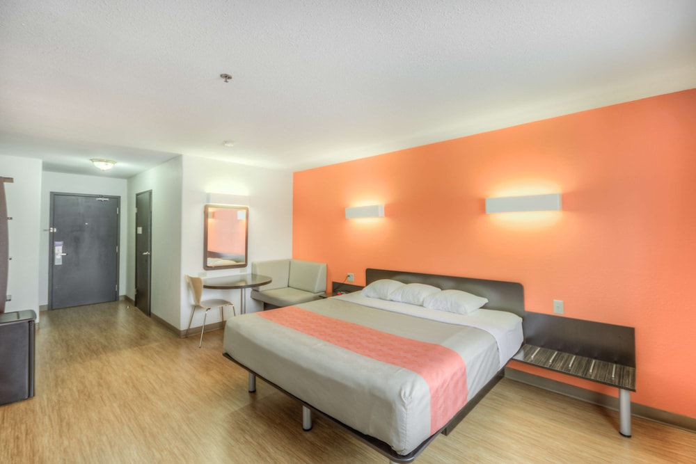 Motel6 Regina, SK 20/62