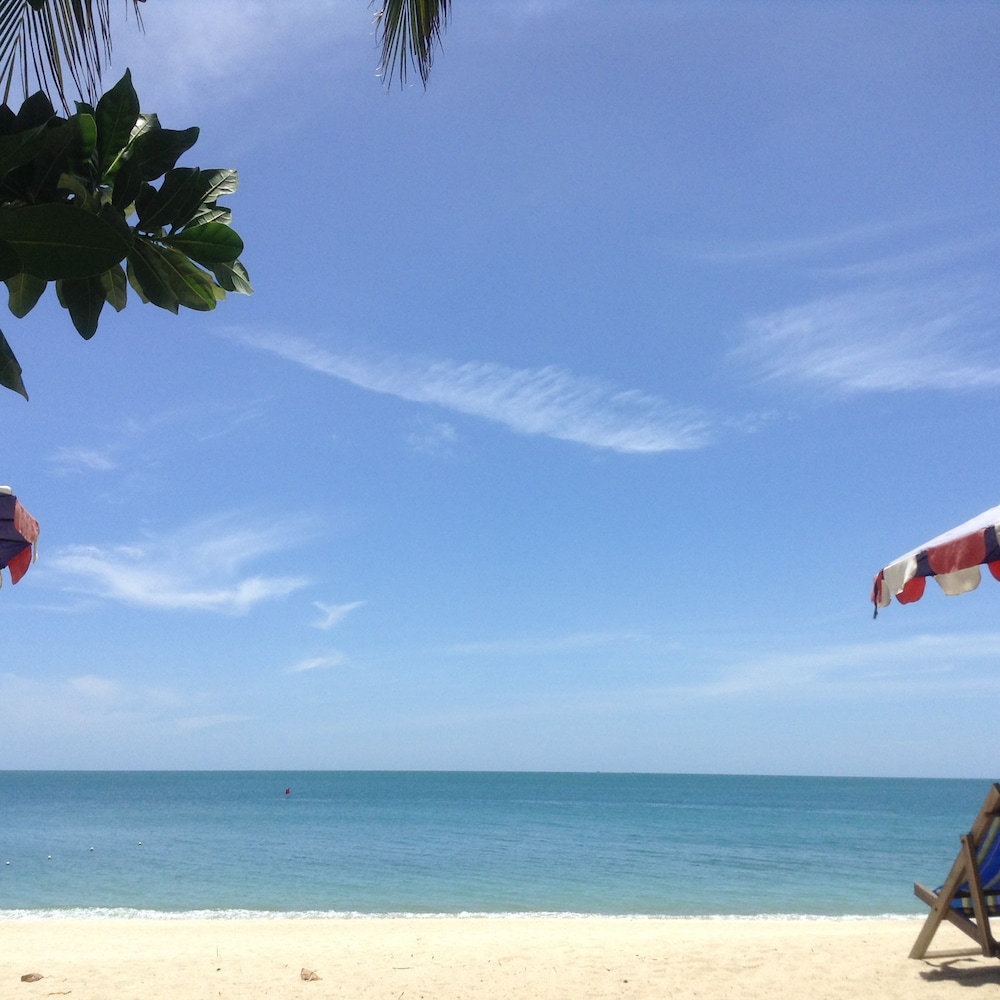 Marina Beach Resort 52/65