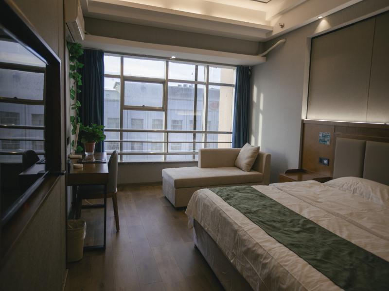 GreenTree Inn Jiuquan Century Plaza Hotel 47/68