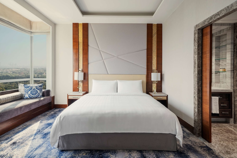 Shangri La Eros New Delhi Hotel 16/72