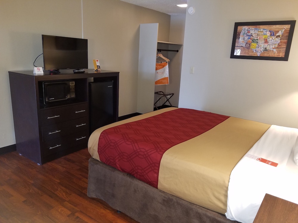 ECONO LODGE 7/36