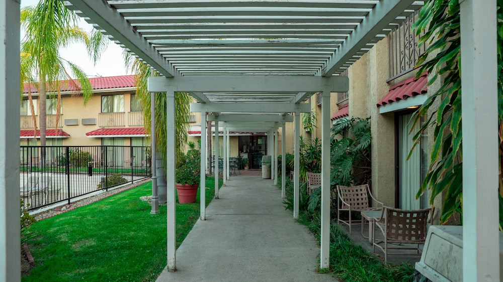 Motel6 Anaheim Hills, CA 37/42