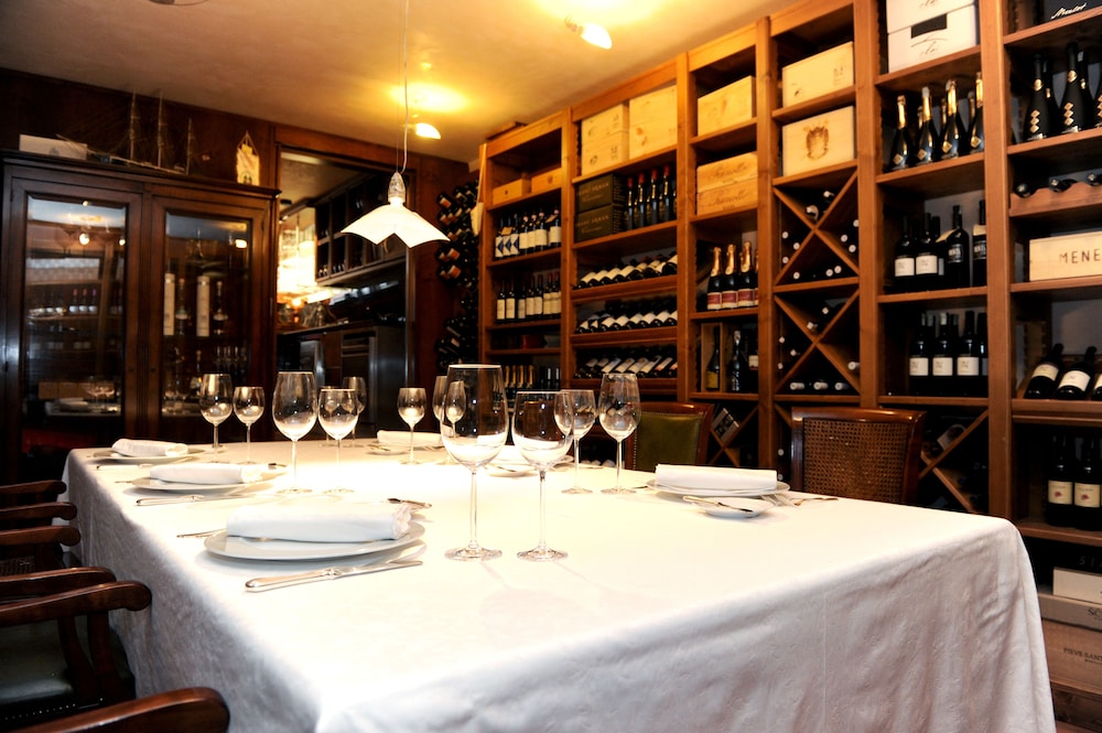 Milan Hotel Restaraunt Enoteca 22/28