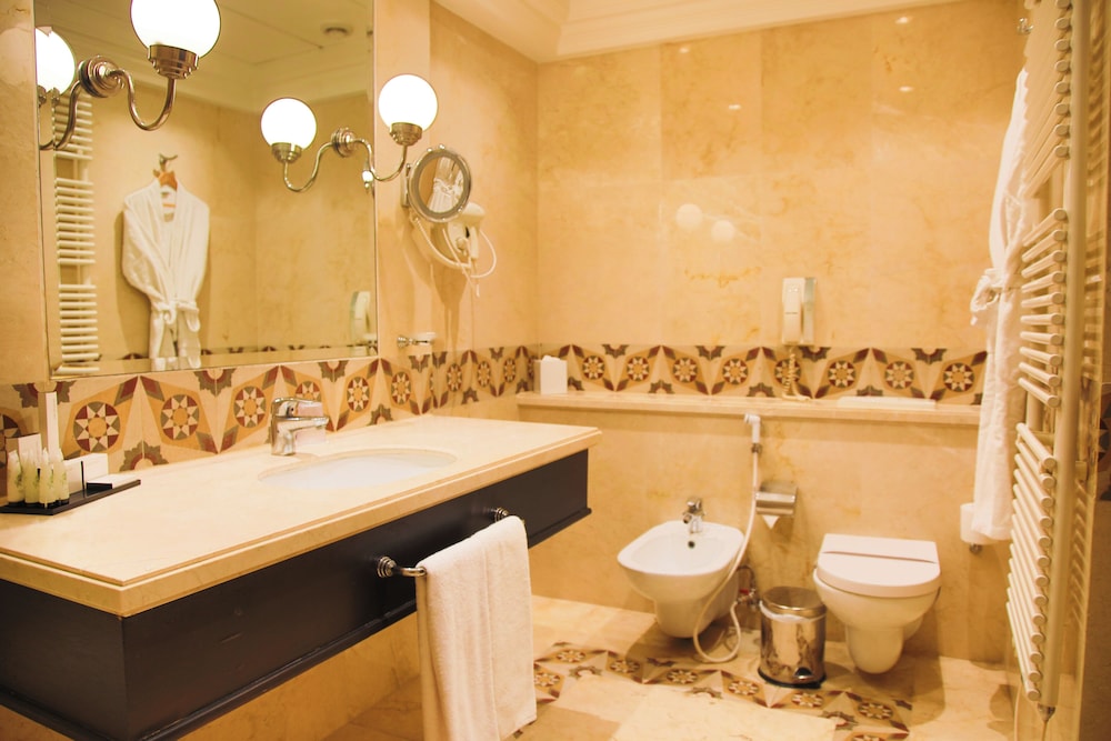Warwick Palm Beach Hotel Beirut 47/50
