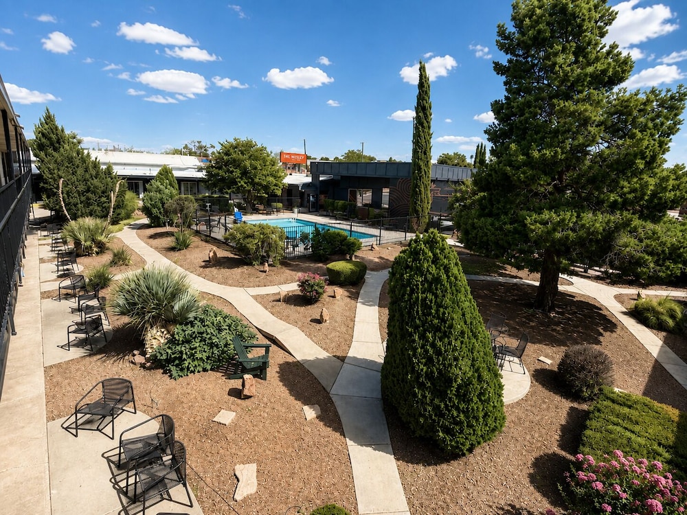 Lake Powell Canyon Inn 56/58