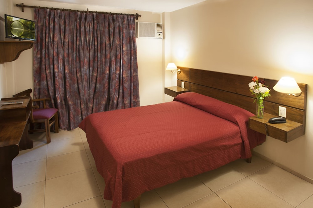 ROOM, SINGLE