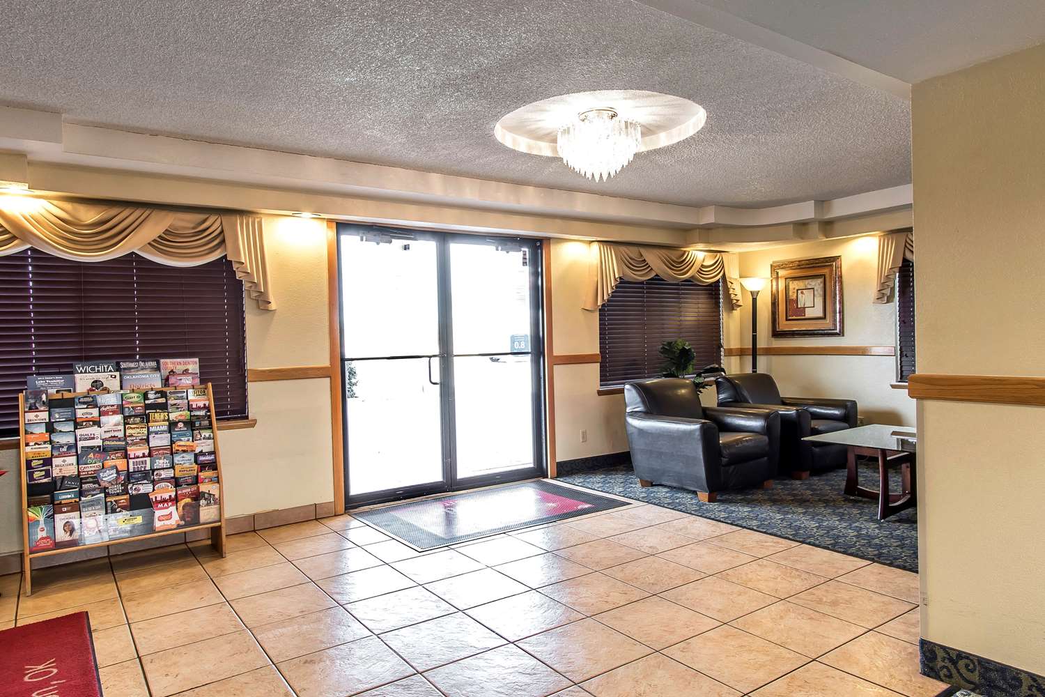 Econo Lodge Inn And Suites Clinton 4/12