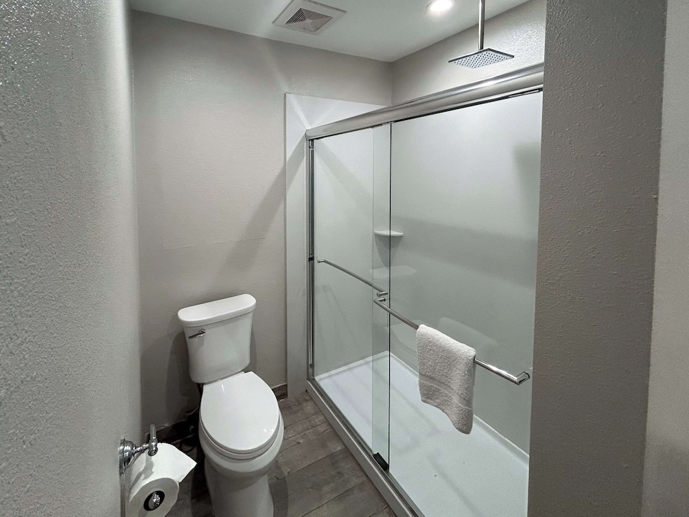 Motel6 Pasadena, CA – Old Town Pasadena Area 28/30