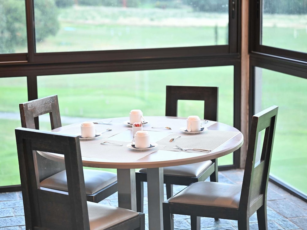 Mercure Brignoles Golf de Barbaroux and Spa 54/73