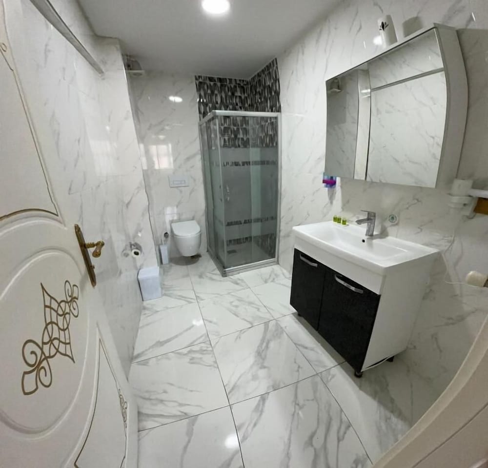 Avrasya Queen Hotel 30/30