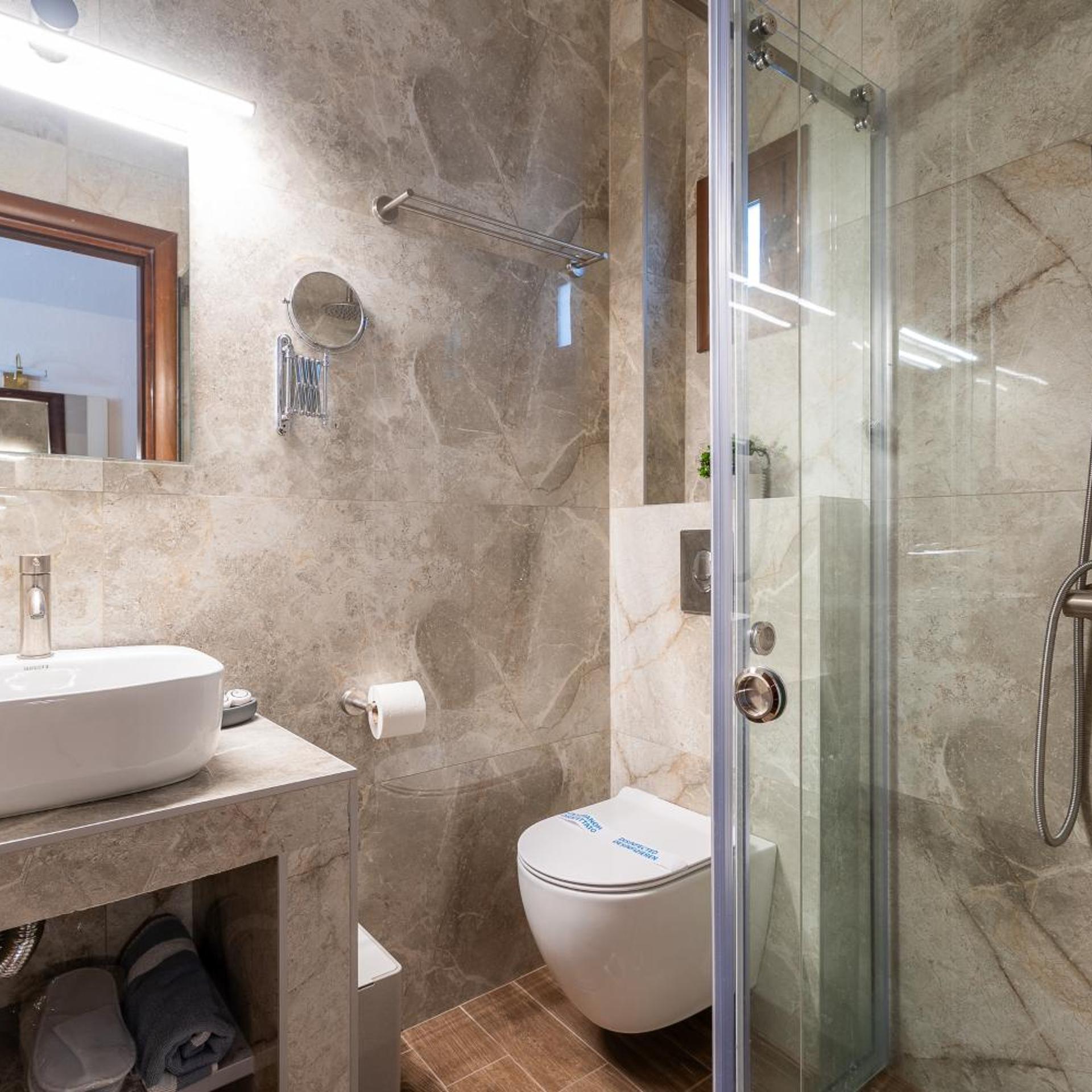 Meliton Inn Hotel & Suites 54/57