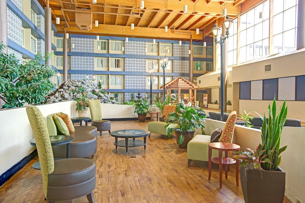 Ramada Plaza Charlotte Airport Hotel and Conference Center 20/30